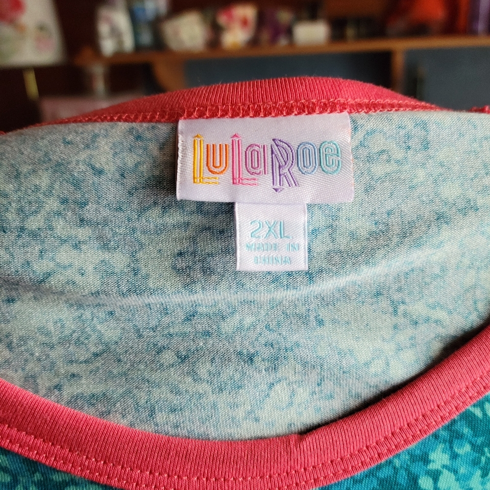 Lularoe Randy tee - Picture 2 of 3
